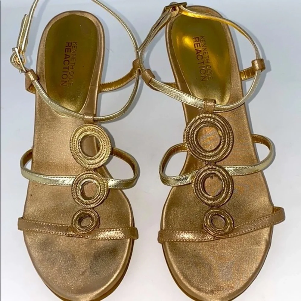 Kenneth Cole Reaction Know‎ One MT Gold Heels